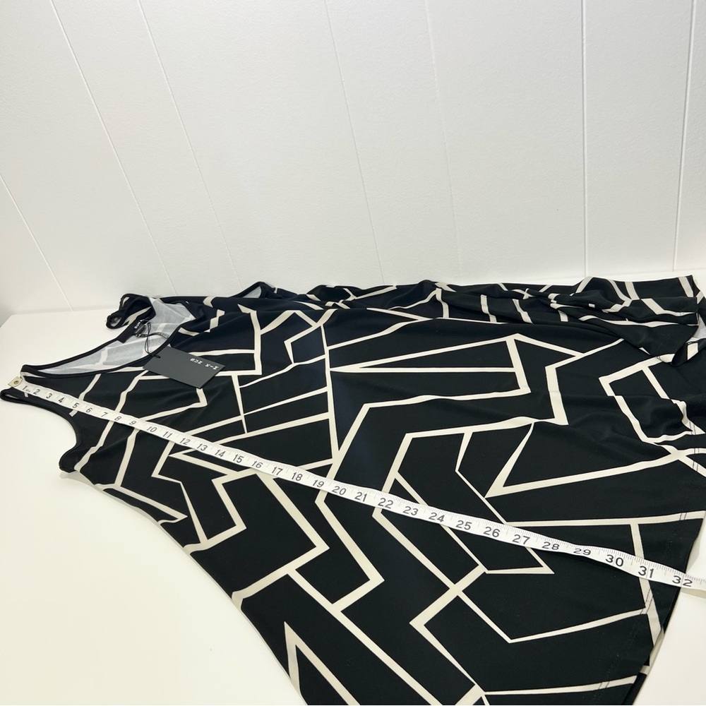 Sun Kim Abstract Sleeveless Tunic - Picture 8 of 8